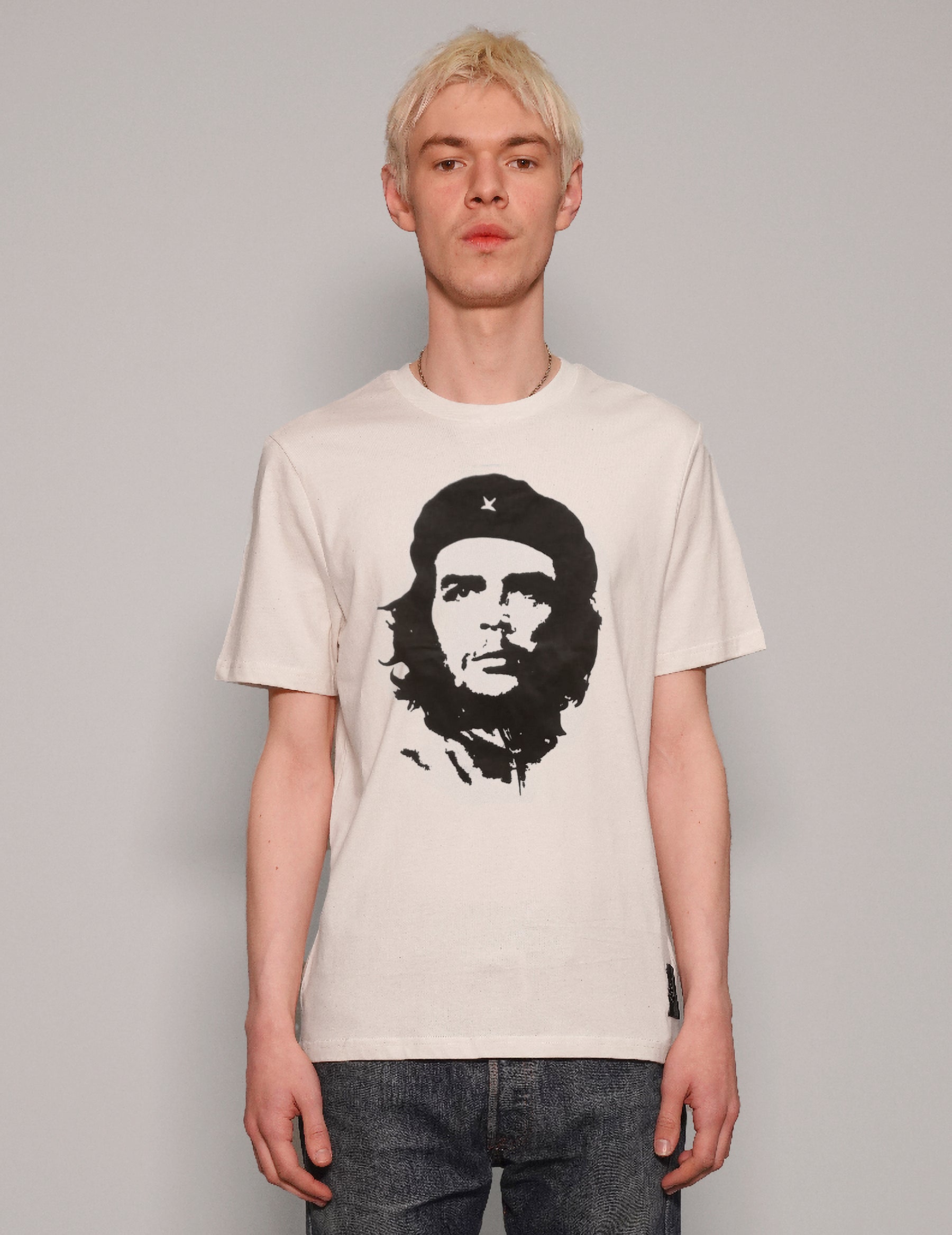 Mens T-Shirt in White Ecru with Che Guevara Print – Stuart Trevor