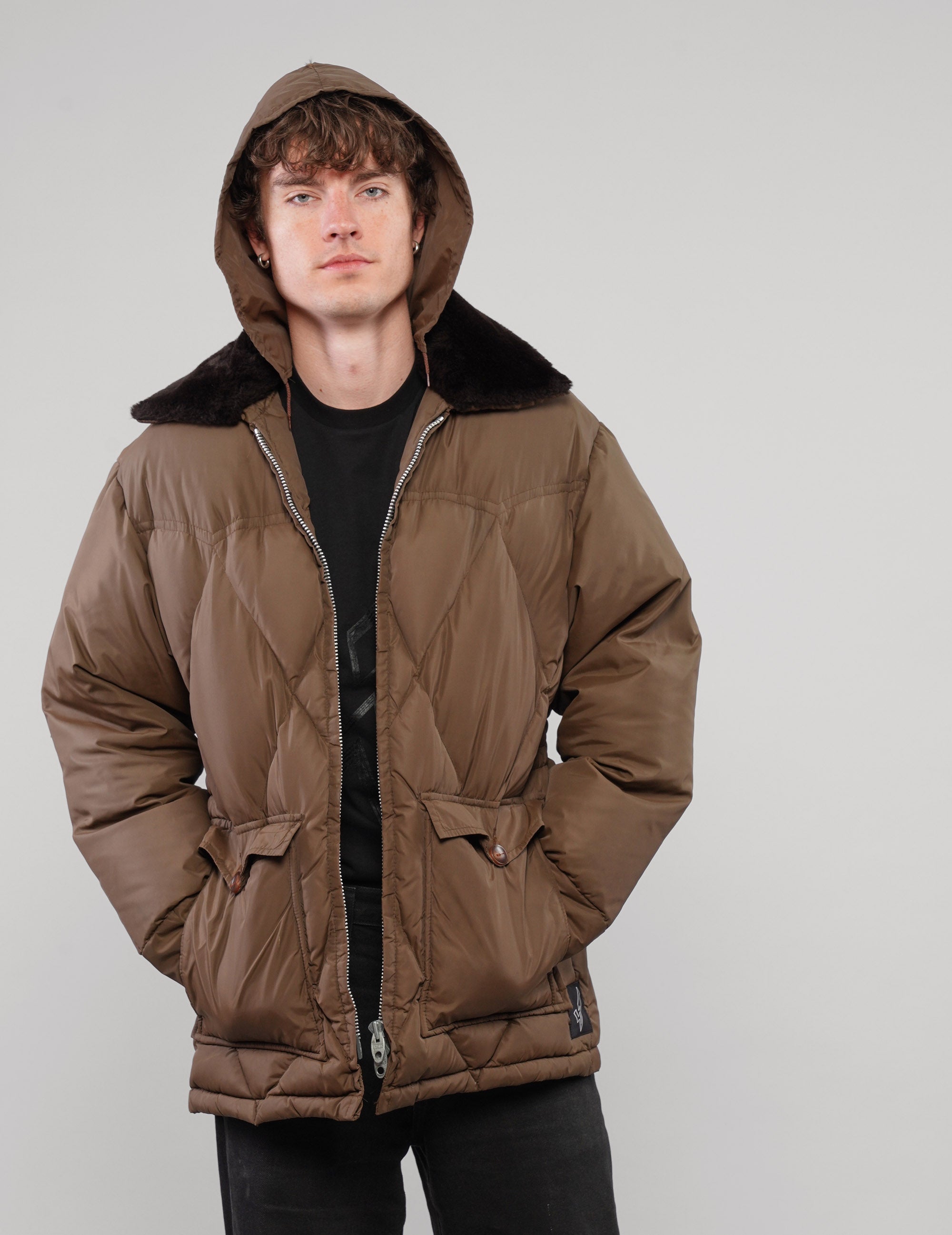 Pufferjacke mit Kunstfellkragen - Größe M