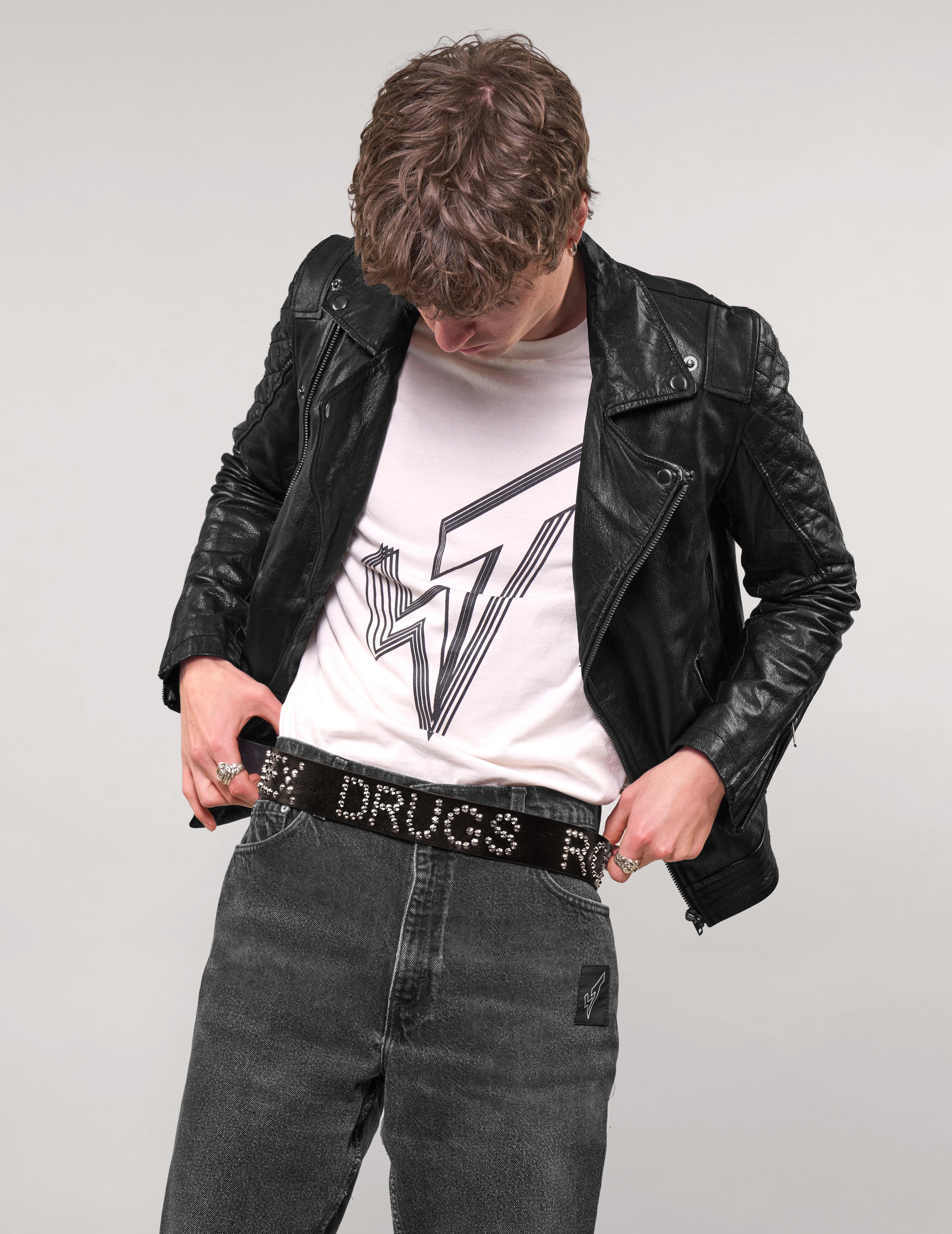 Nietenbesetzter Ledergürtel „Sx Dugs and Rock n Roll“