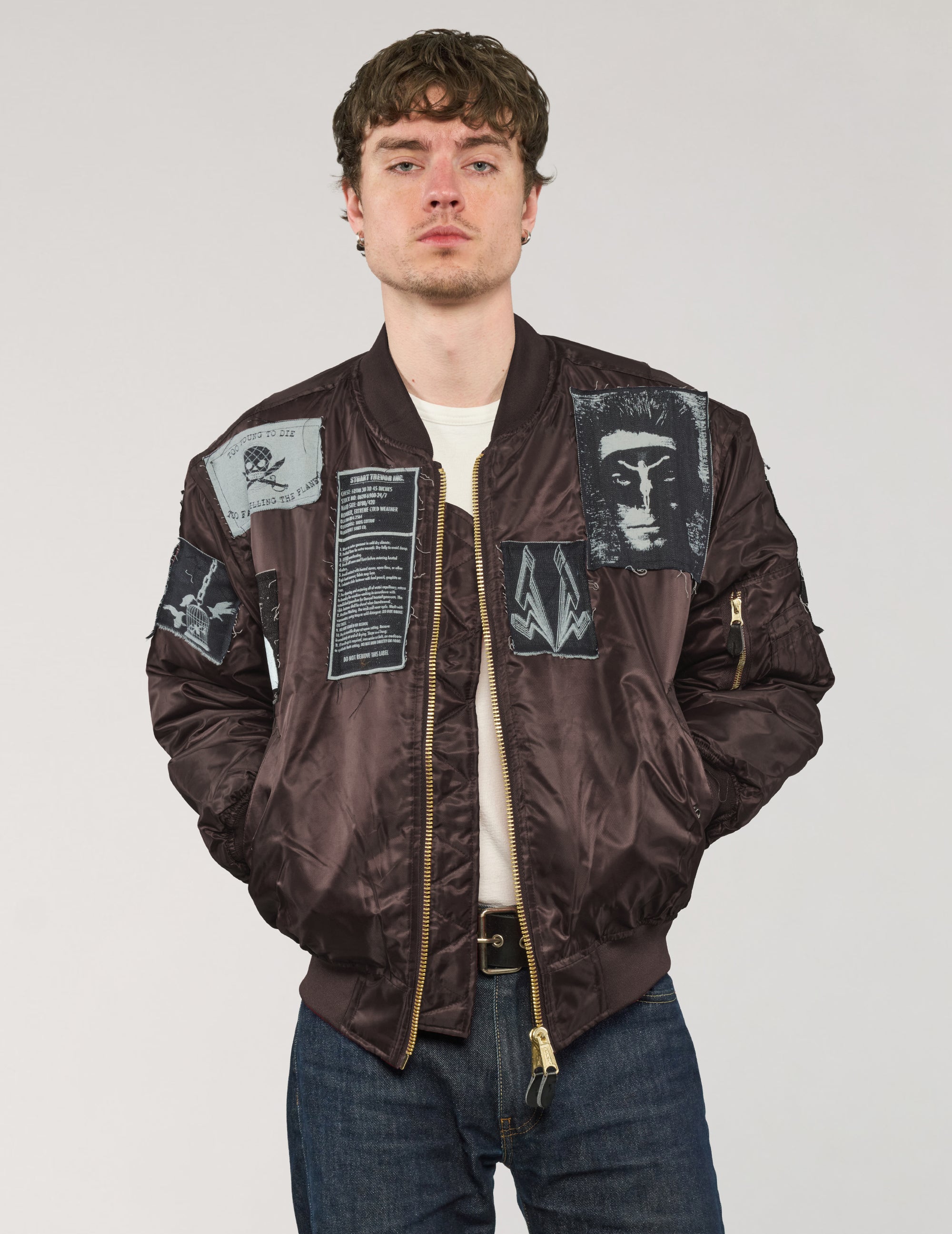 MA-1 Bomberjacke mit Patches in Schwarz