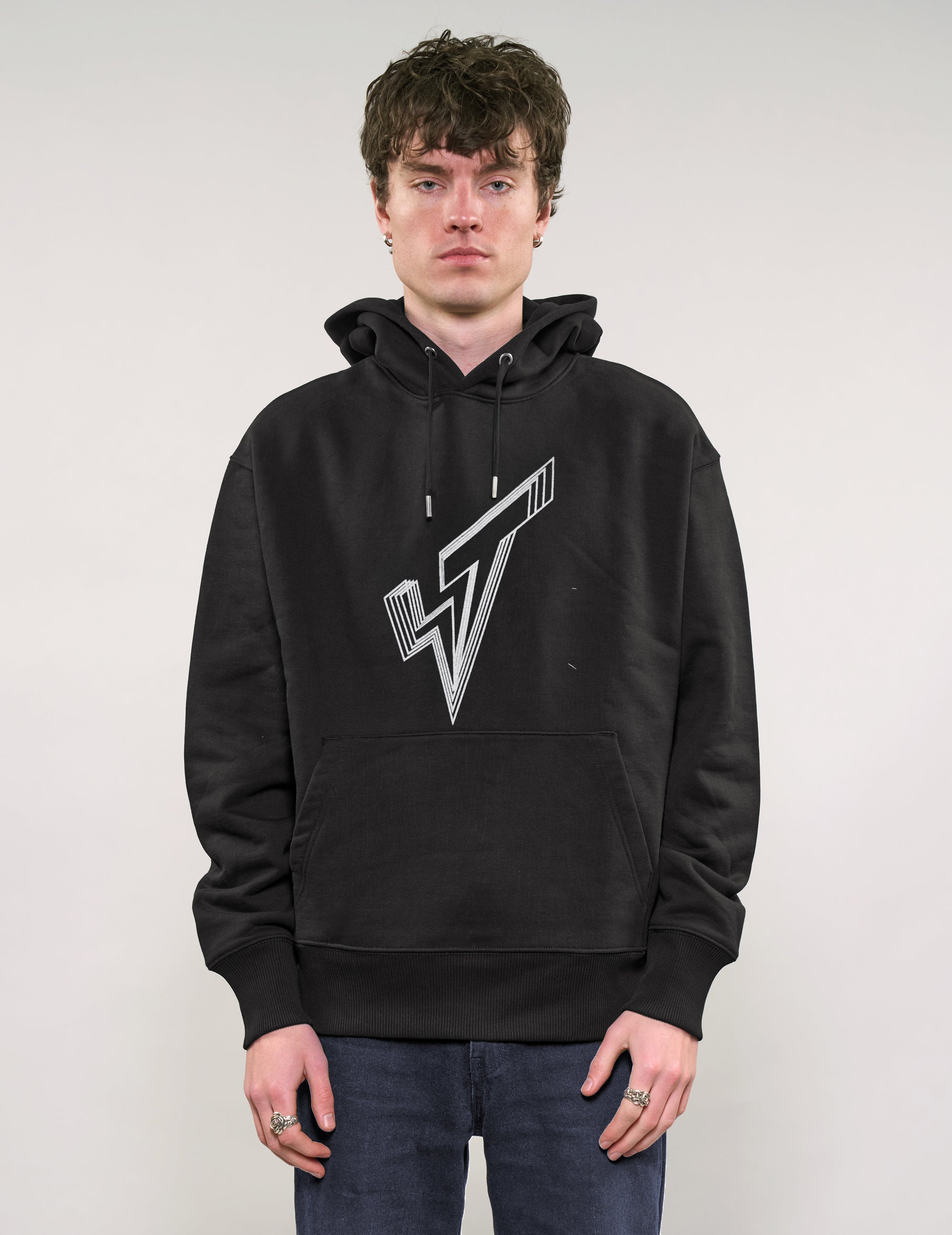 ST Hoodie in Schwarz mit silberfarbenem Logo