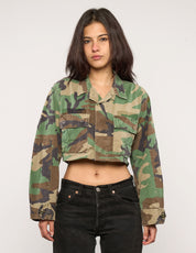 Kurzes Party-Shirt mit Rückenausschnitt – Goldpailletten – Camouflage