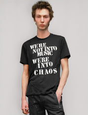 „We're Into Chaos“-T-Shirt in Schwarz