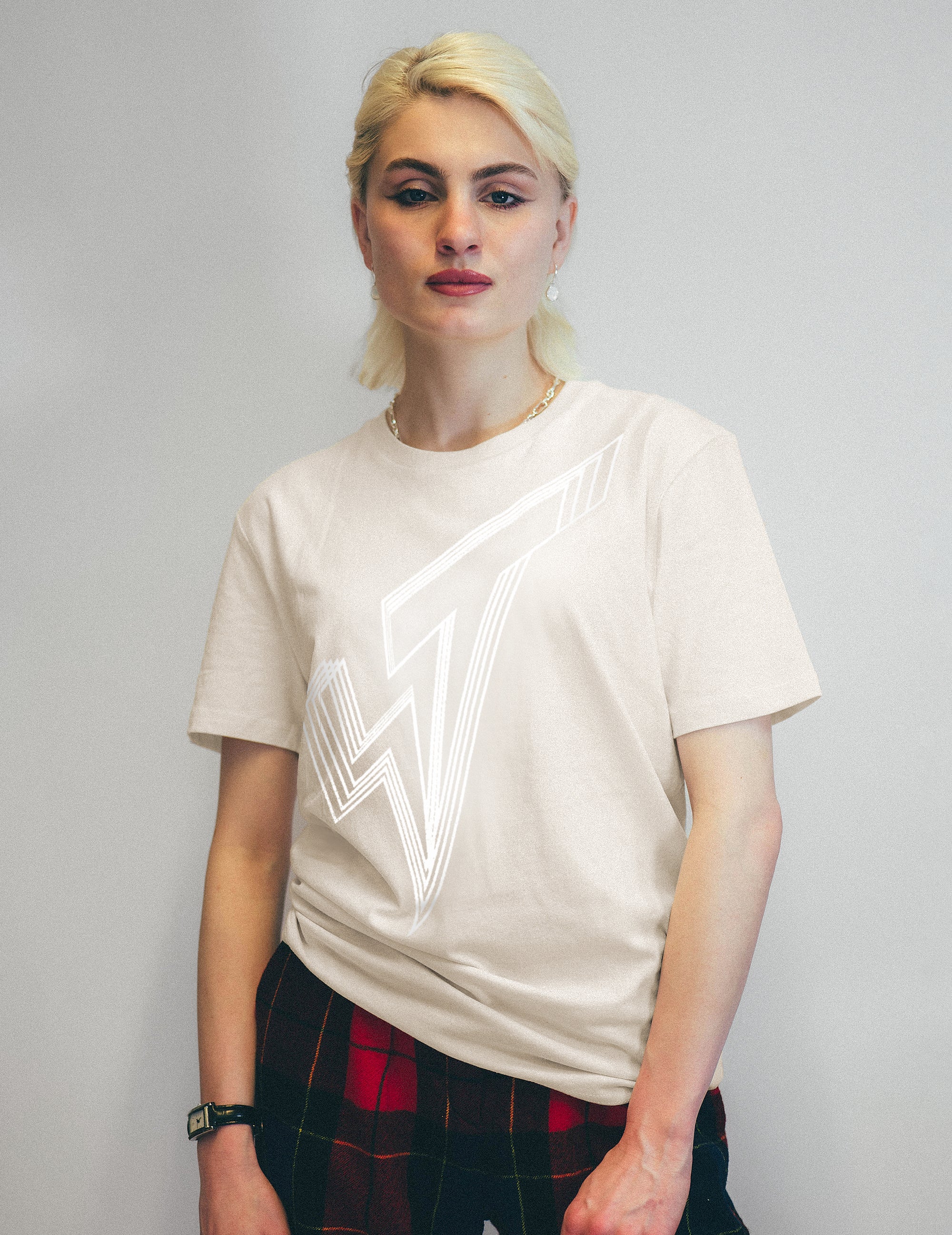 Silver ST Lined Logo Tee in Ecru (Free)