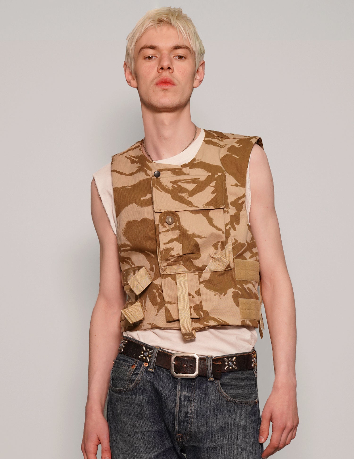 Men's Vintage Tactical Utility Army Vest in Desert Camo | Stuart Trevor