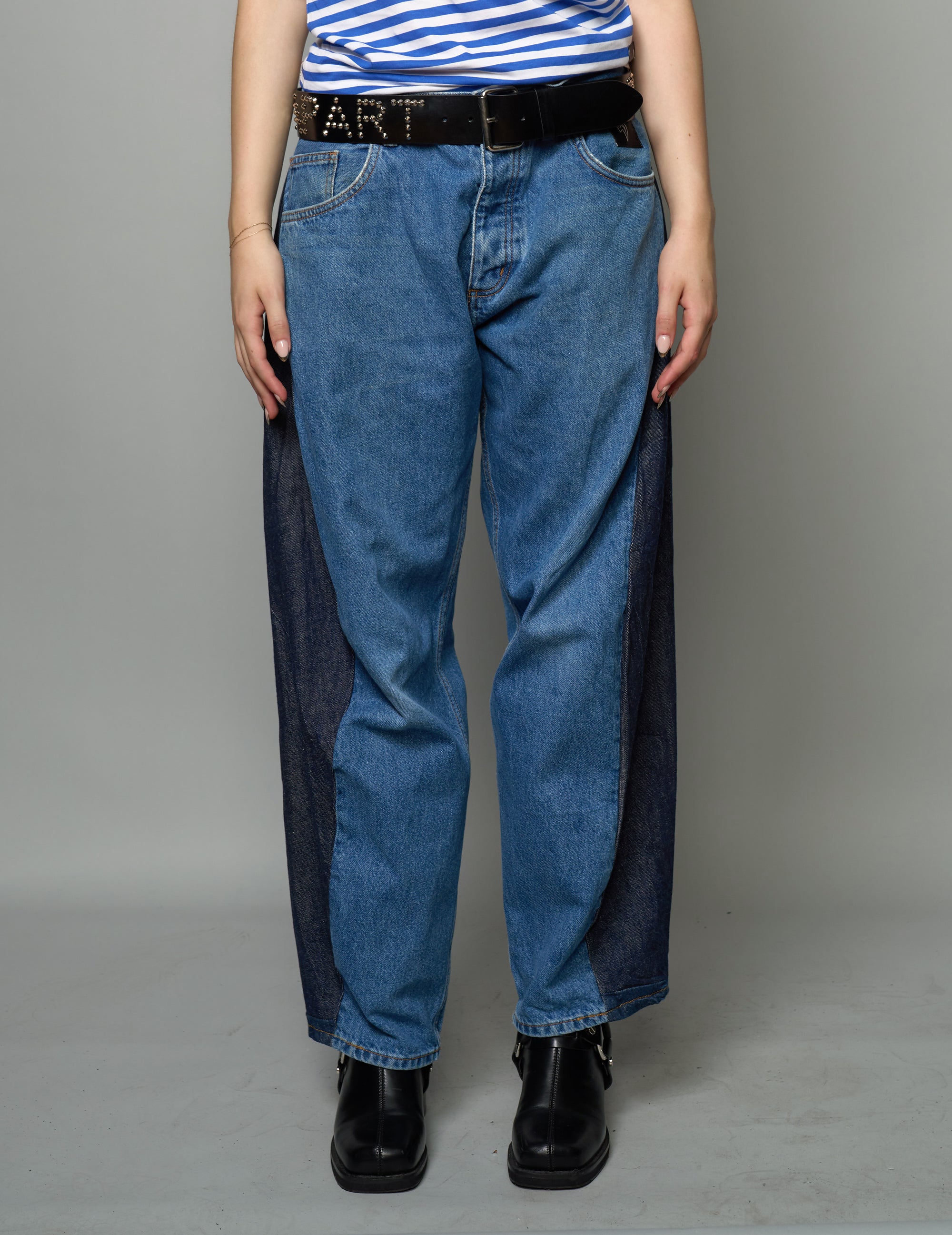 Barrel Fit Jeans mit Seitenpanel
