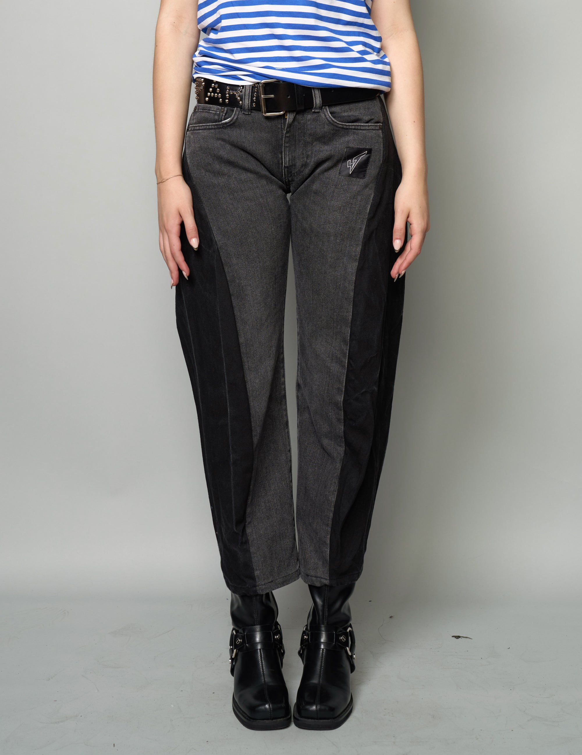 Barrel Fit Jeans mit Seitenpanel