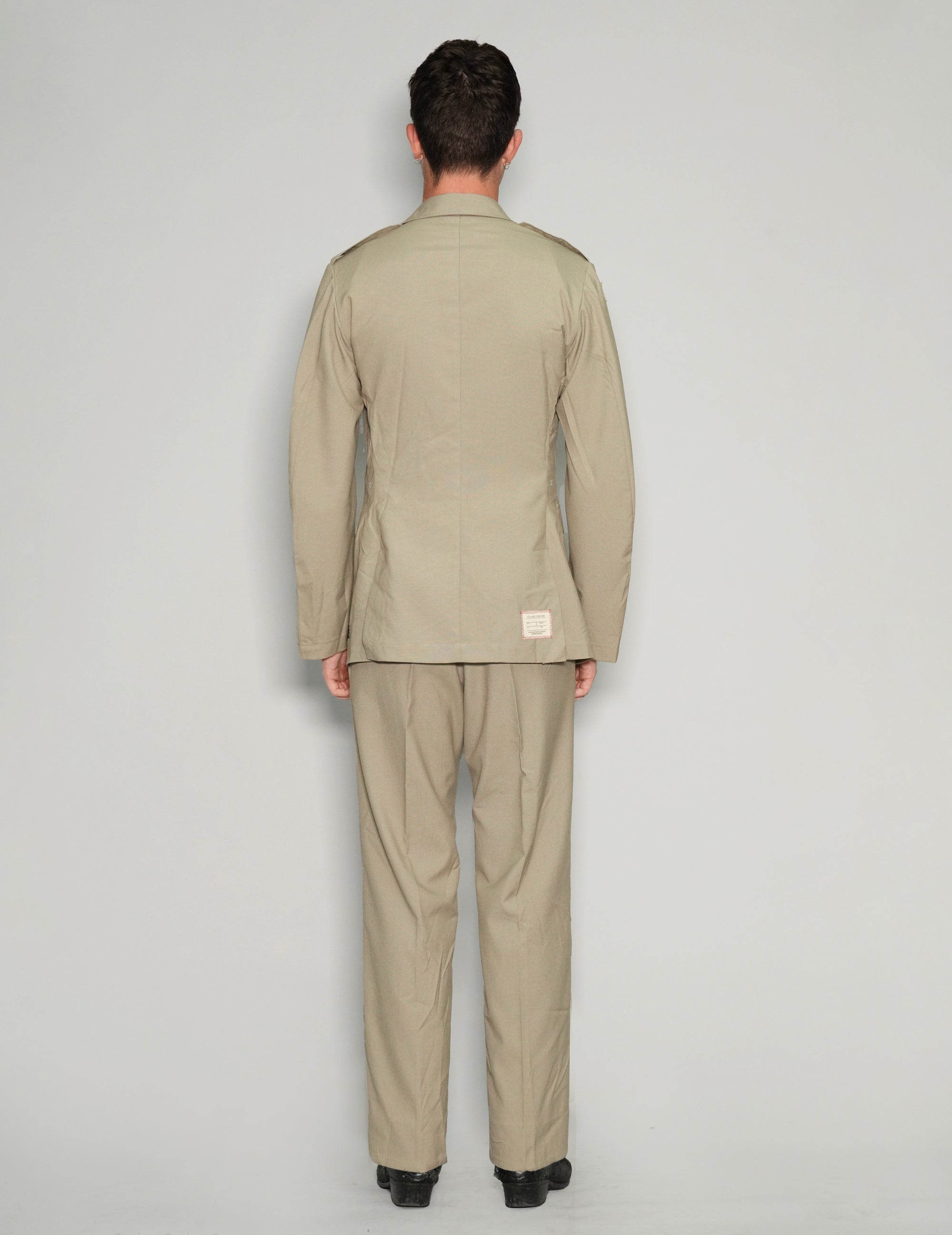 Costume militaire kaki