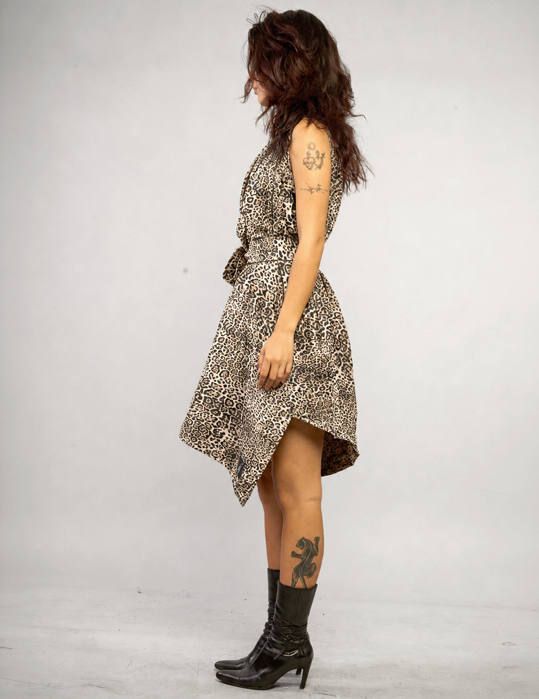 Das Piratenkleid – Barock-Jacquard-Rayon-Taft in Steingrau