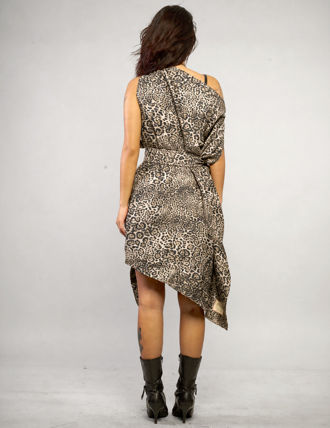 Das Piratenkleid – Barock-Jacquard-Rayon-Taft in Steingrau