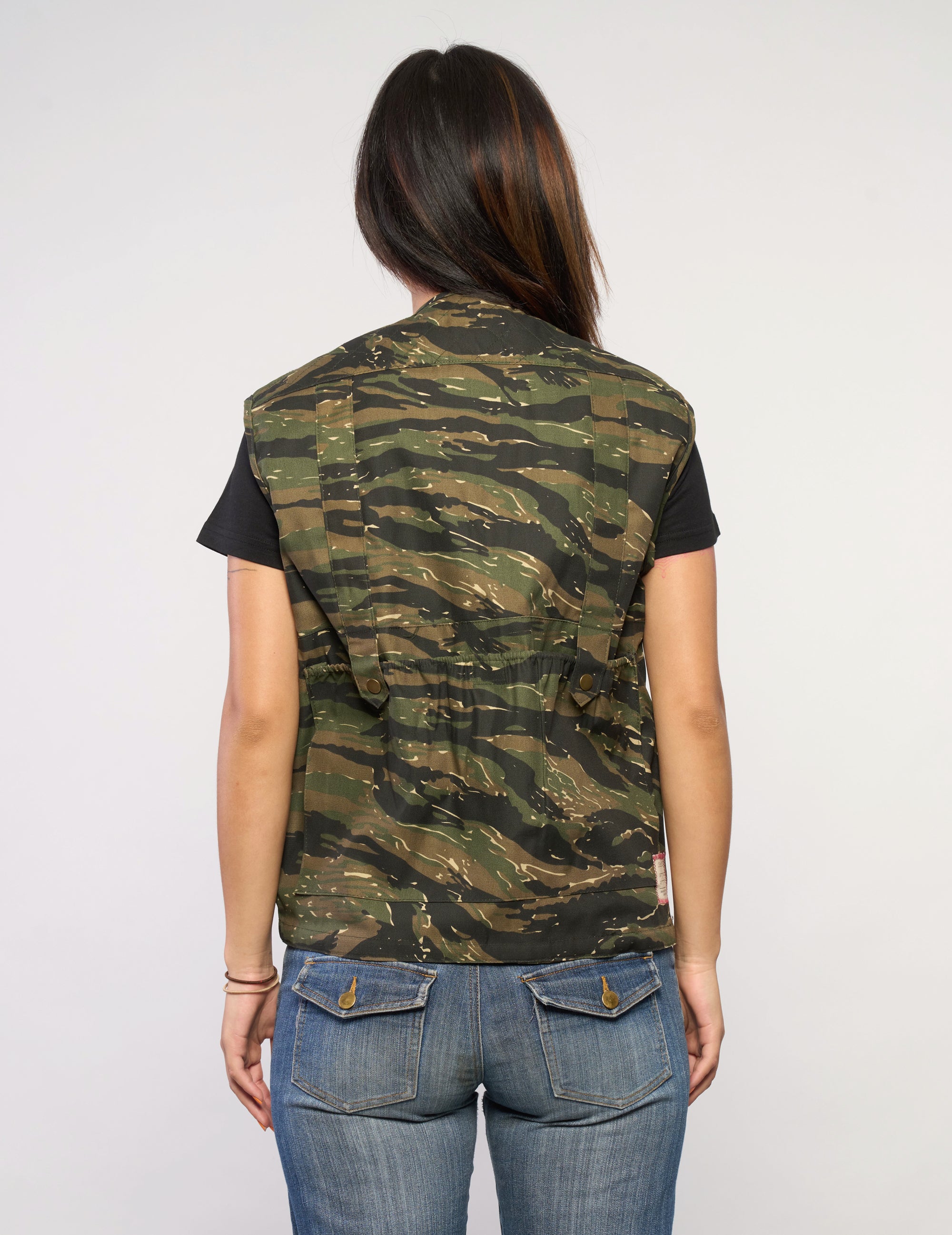 Taktische Weste im Tiger-Camouflage-Stil