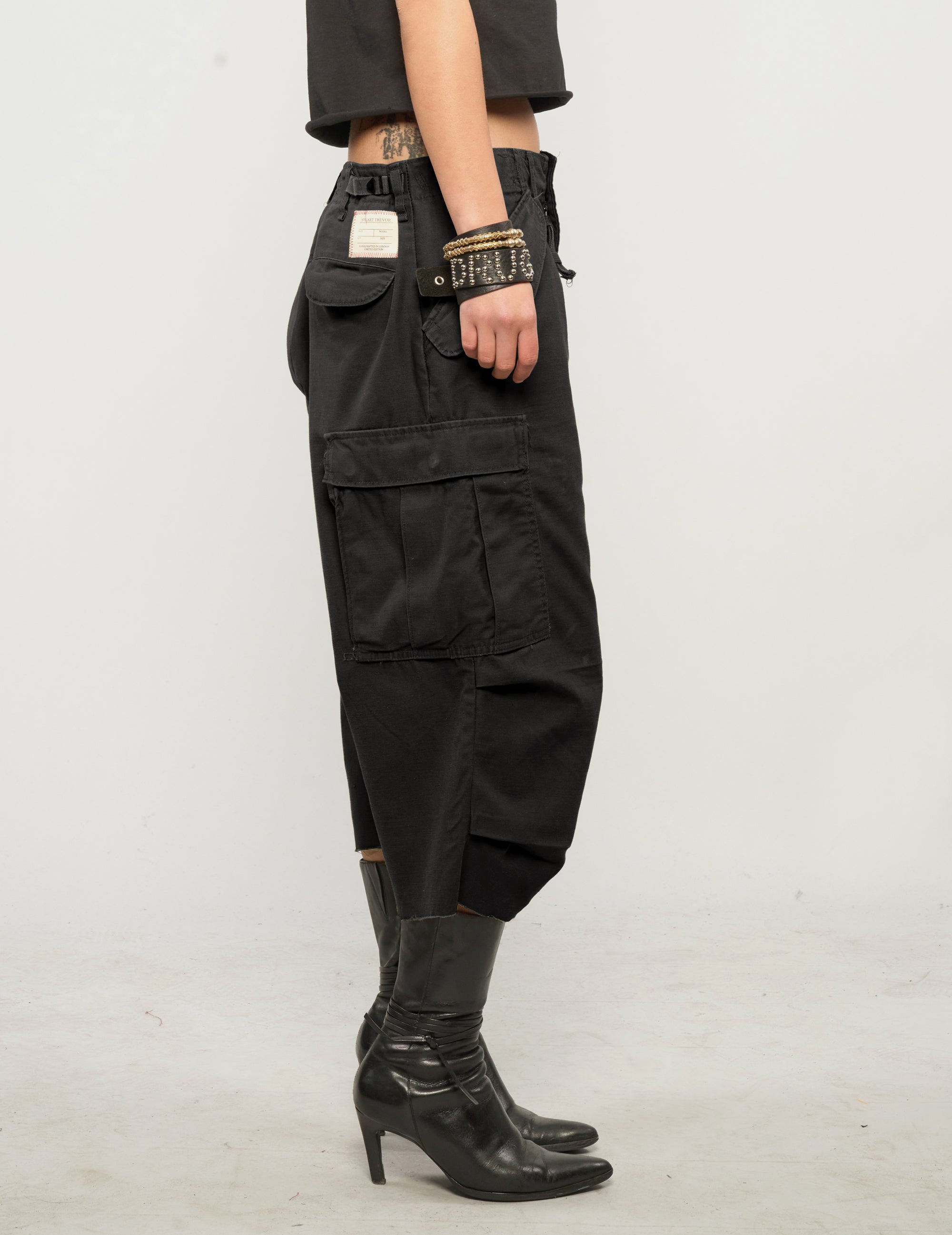 M51 Cropped Cargo Pants in Black