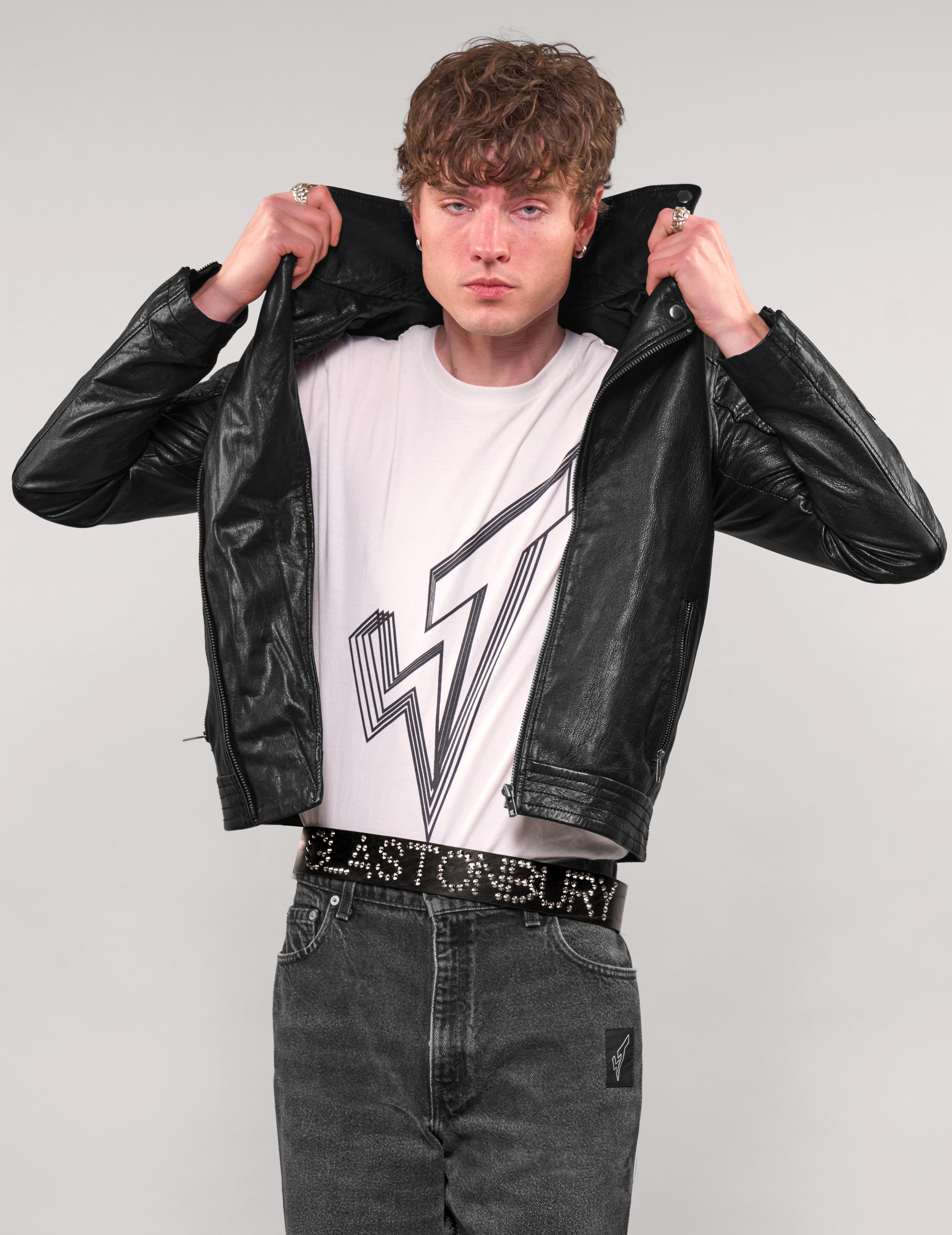 Nietenbesetzter Ledergürtel „Glastonbury Rocks“