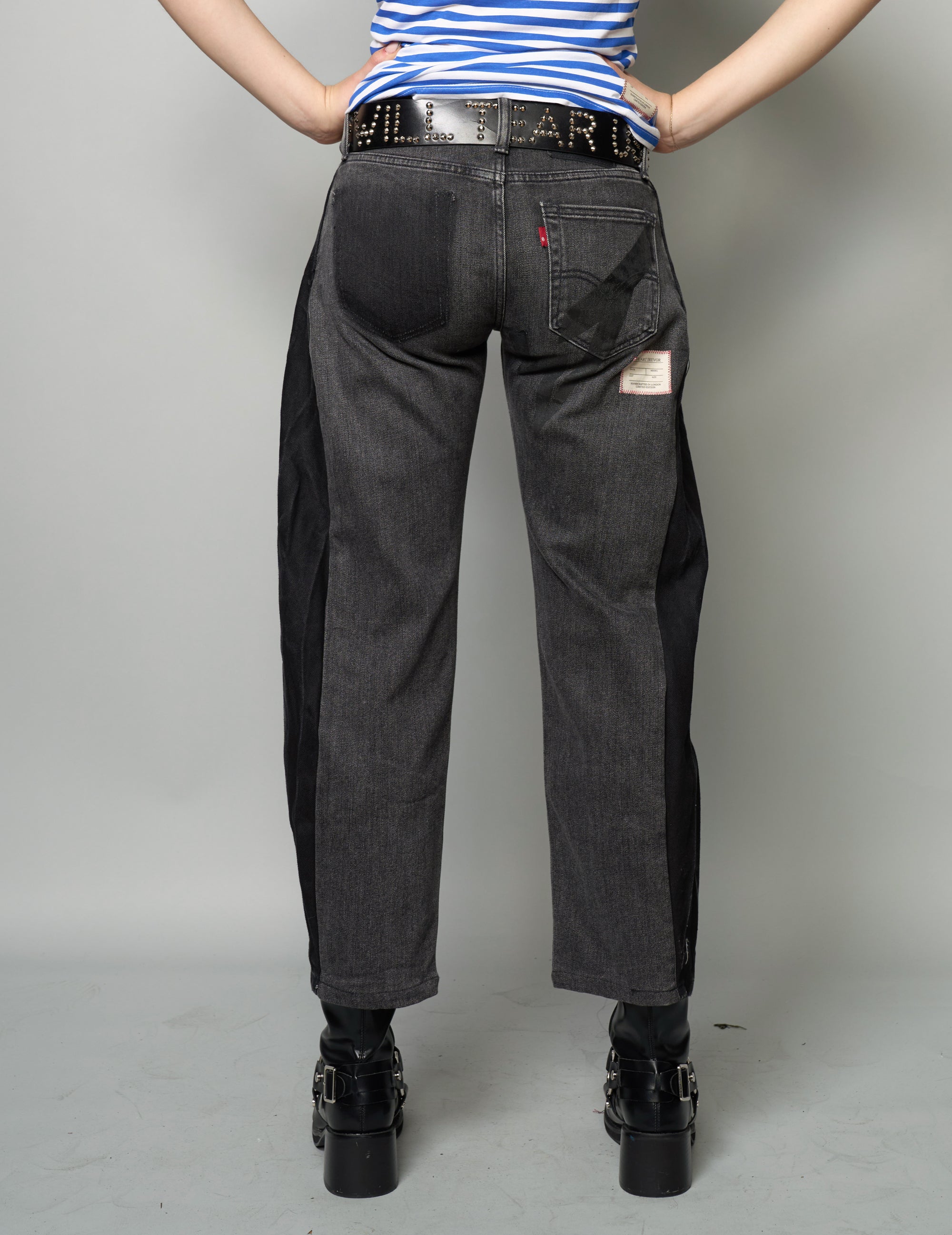 Barrel Fit Jeans mit Seitenpanel