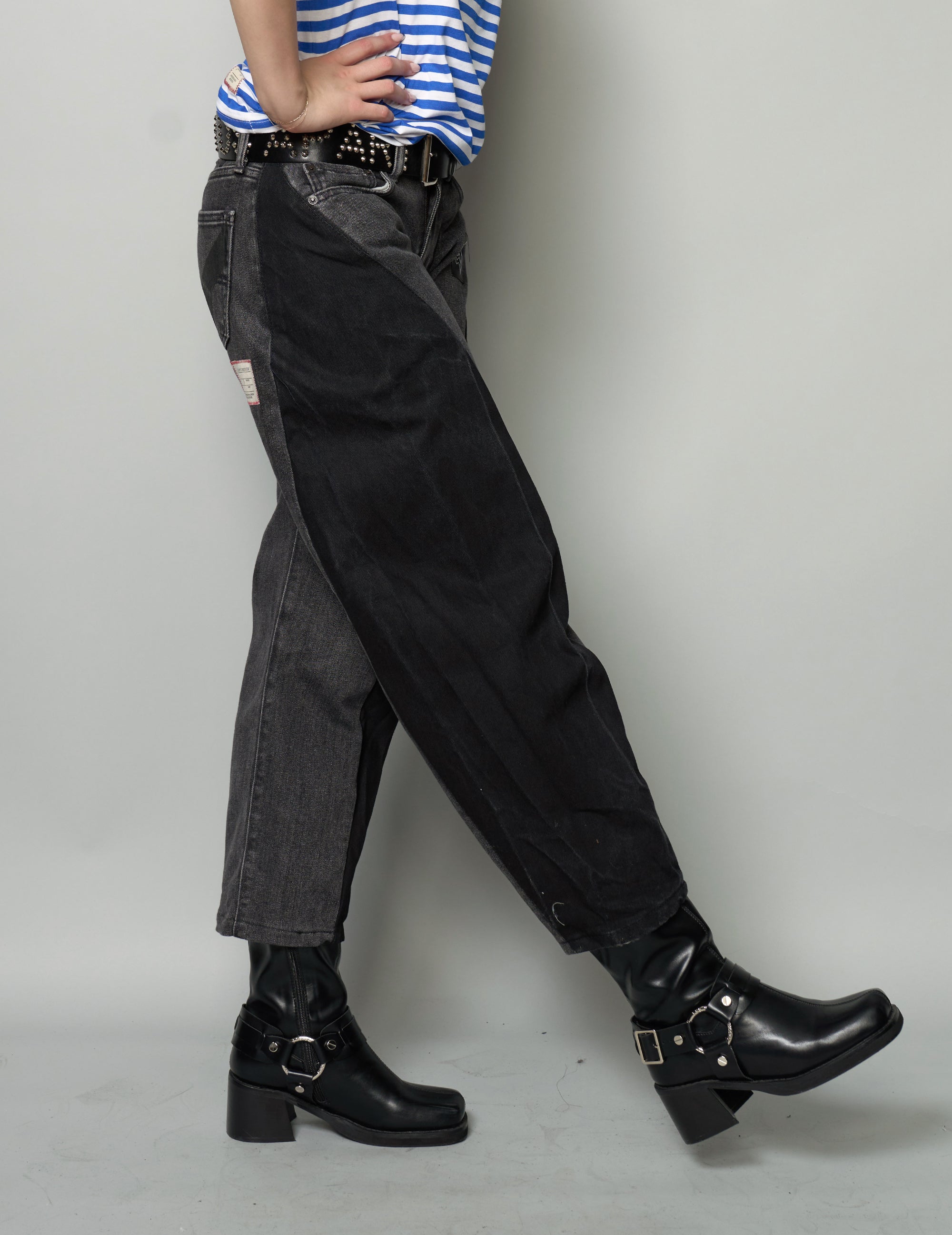 Barrel Fit Jeans mit Seitenpanel