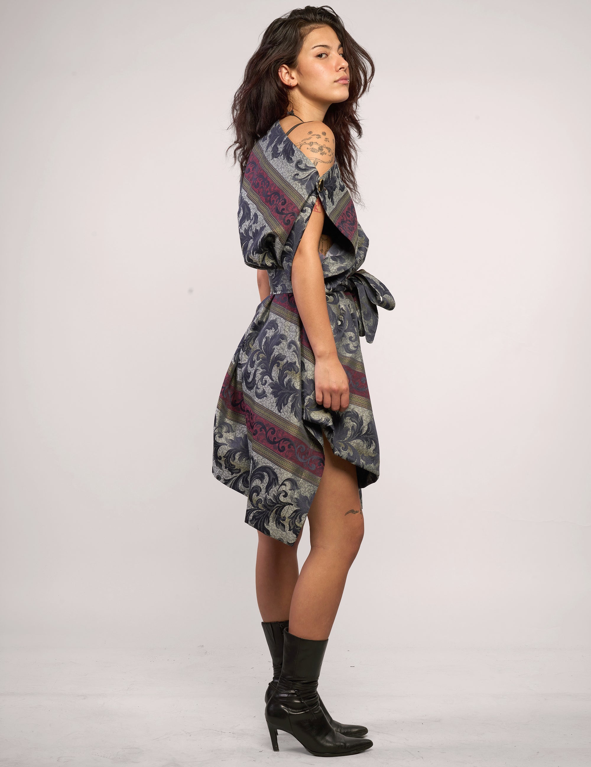 The Pirate Dress – Gothic Tapestry
