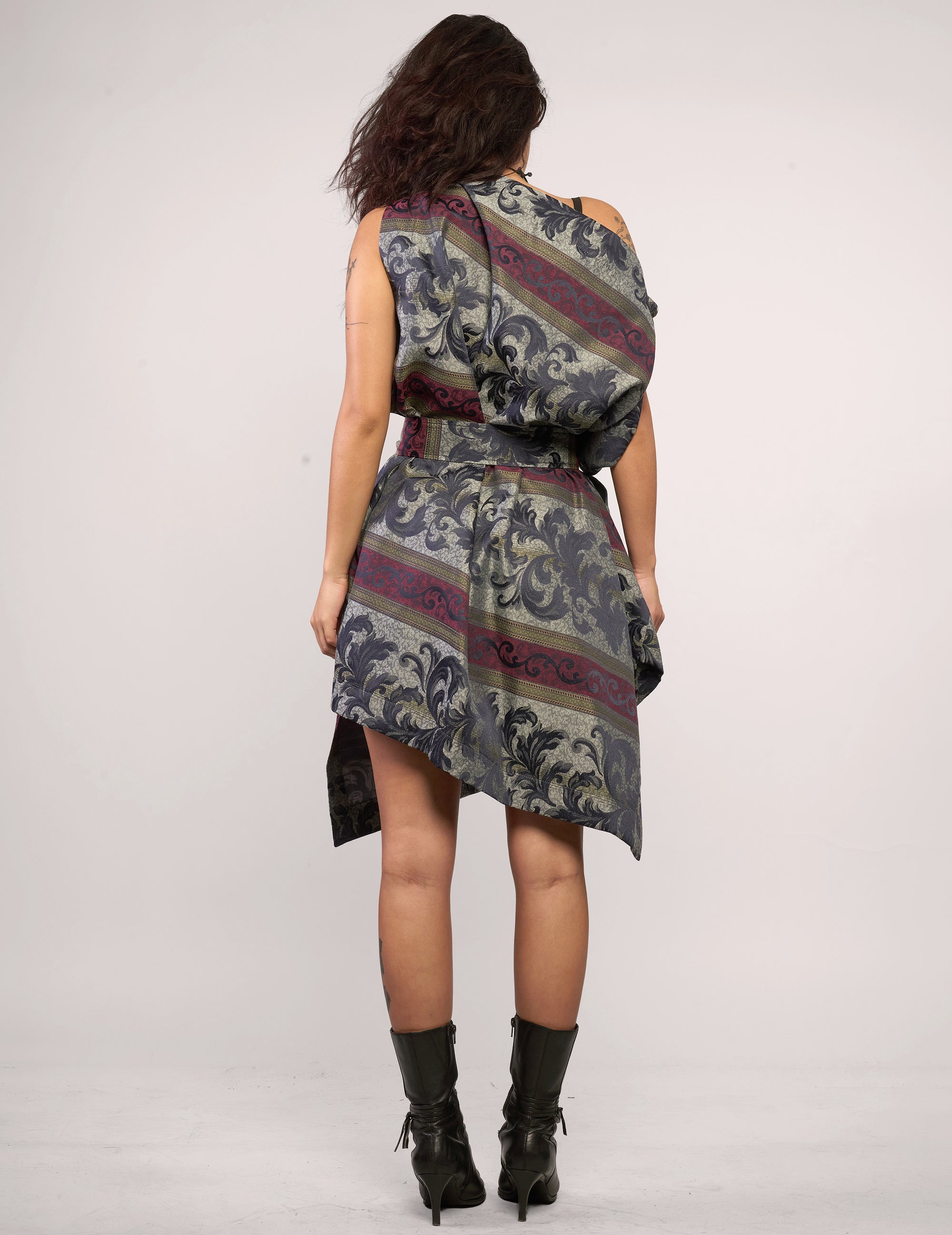 The Pirate Dress – Gothic Tapestry