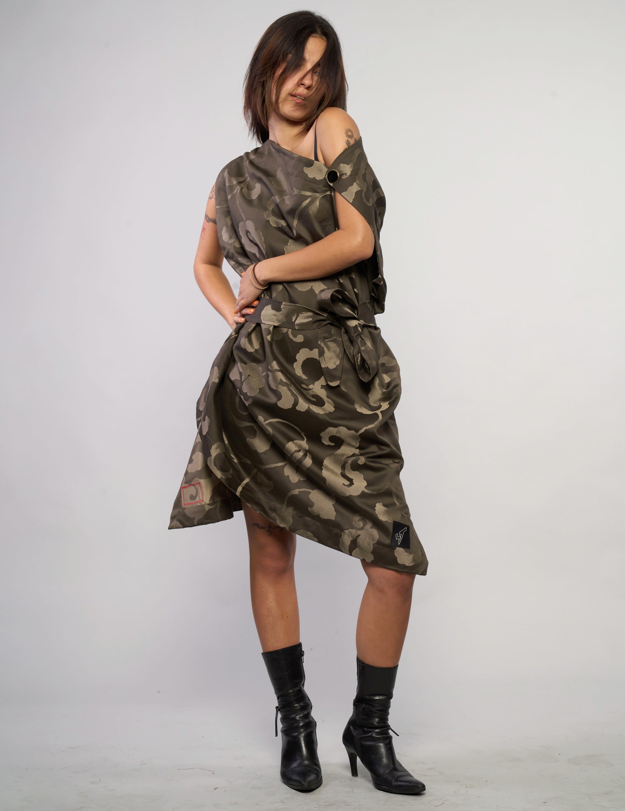 The Pirate Dress – Olive Barogue Jacquard