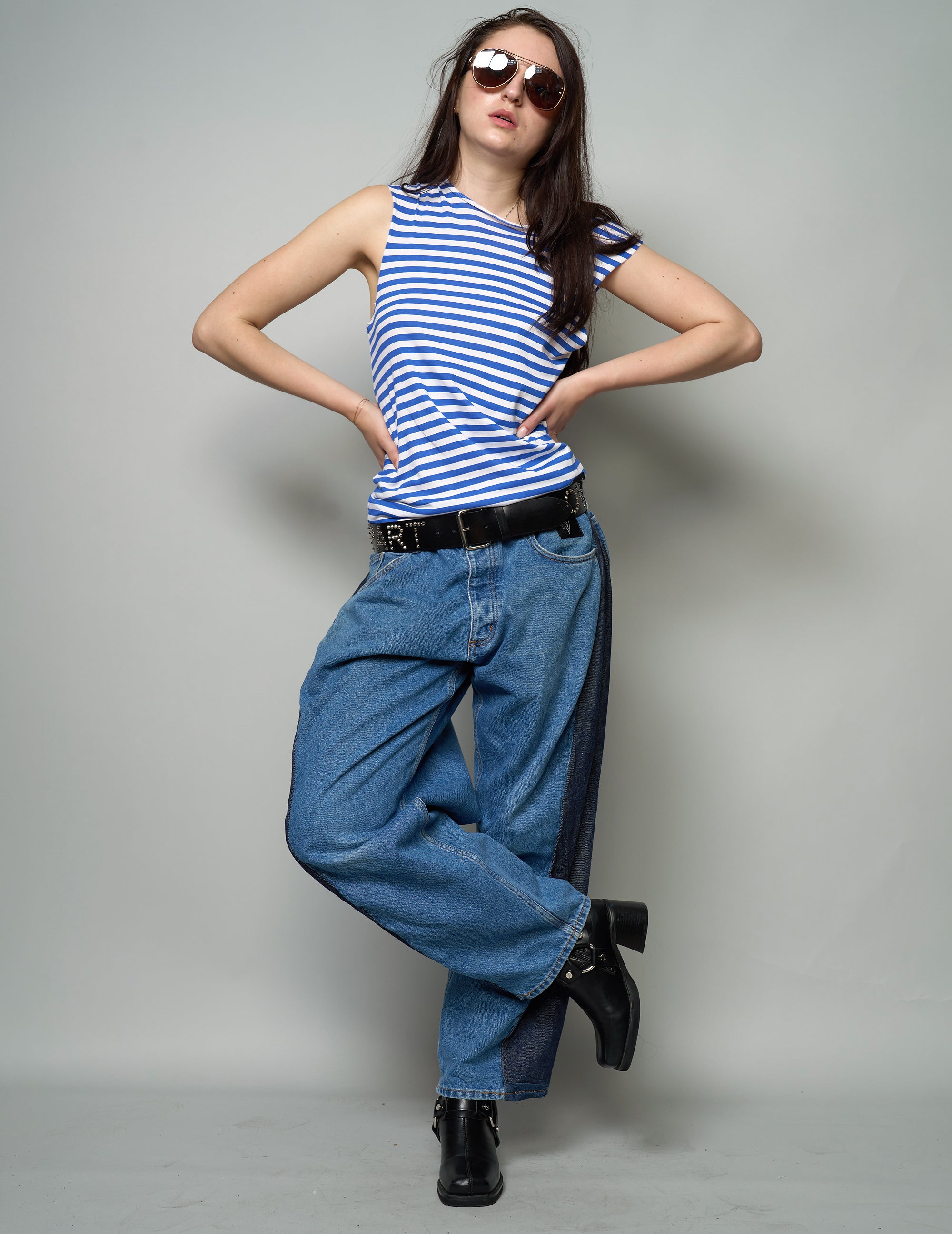 Barrel Fit Jeans mit Seitenpanel