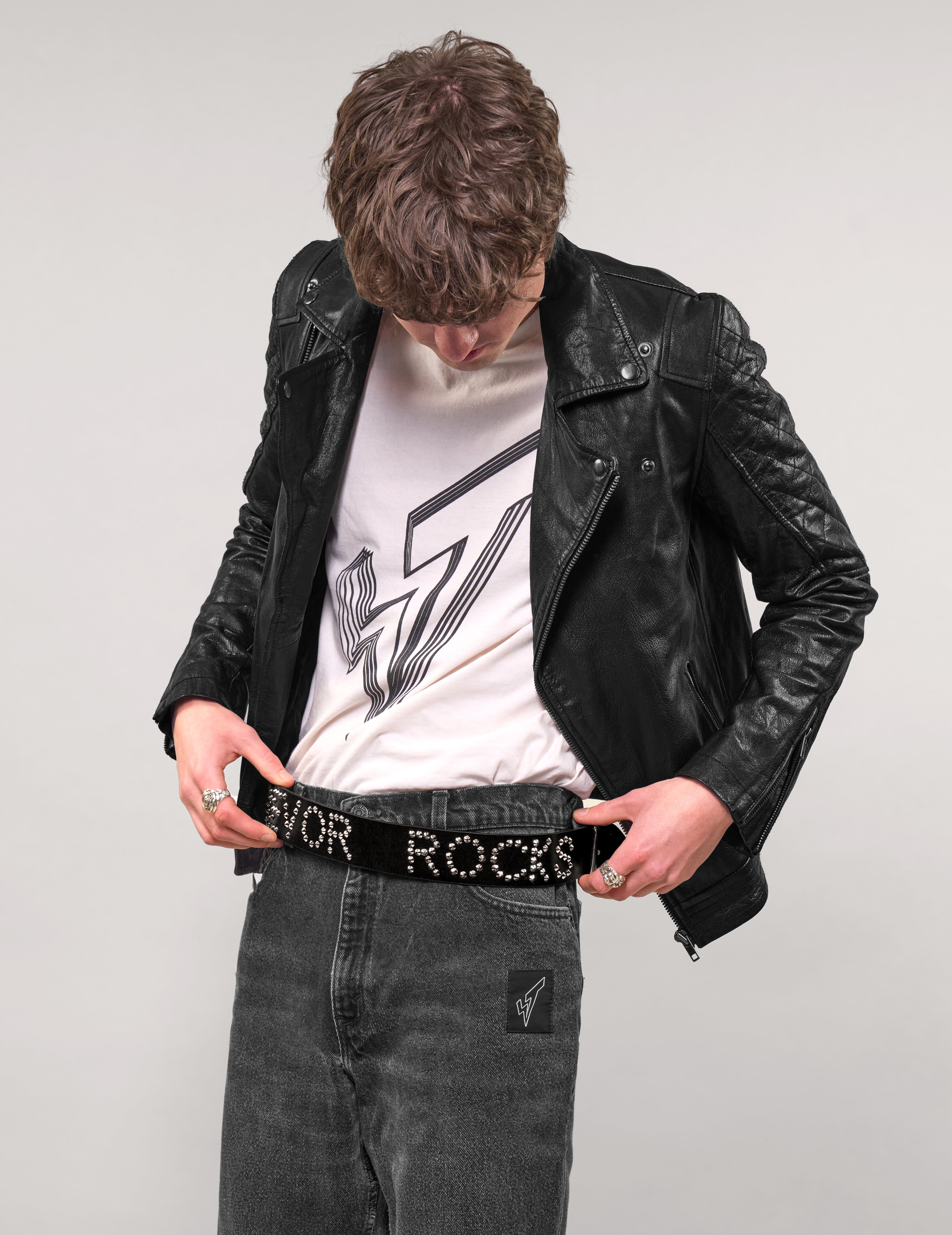 Ceinture en cuir cloutée « Stuart Trevor Rocks »