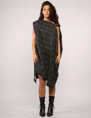 Das Piratenkleid – Anthrazitfarbenes Fensterkaro