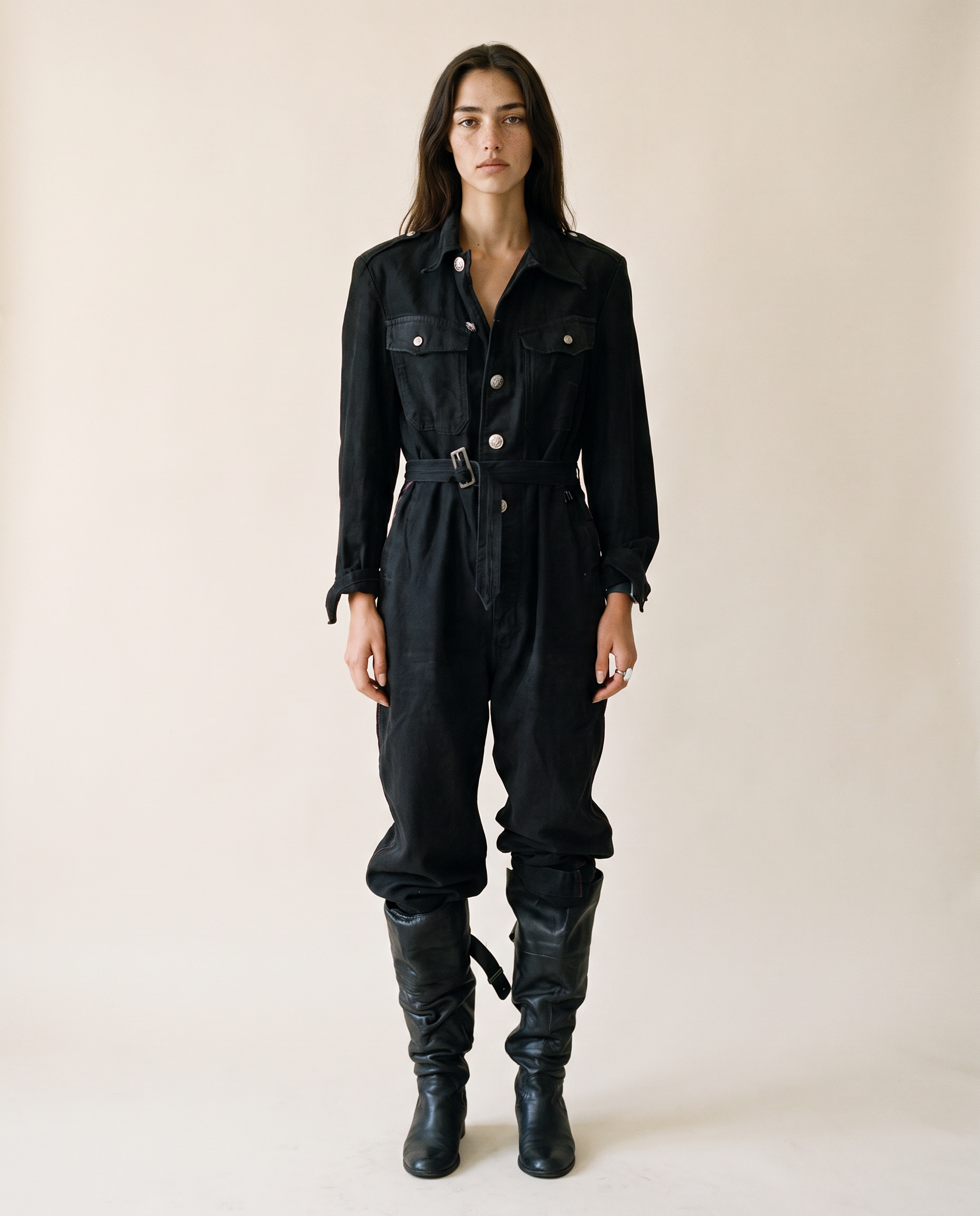 GeneratedwithKive.ai-RoyalTankRegimentOverallswornbyMiren.Full-lengthShopifyfashionlistingimageshowingthecompleteoutfitandfitinaneutrallifestylesetting.Mirenstandsnaturallyfacingcamer_d24e3e43-f1a7-40bb-b4c2-acf0f61c578c.png