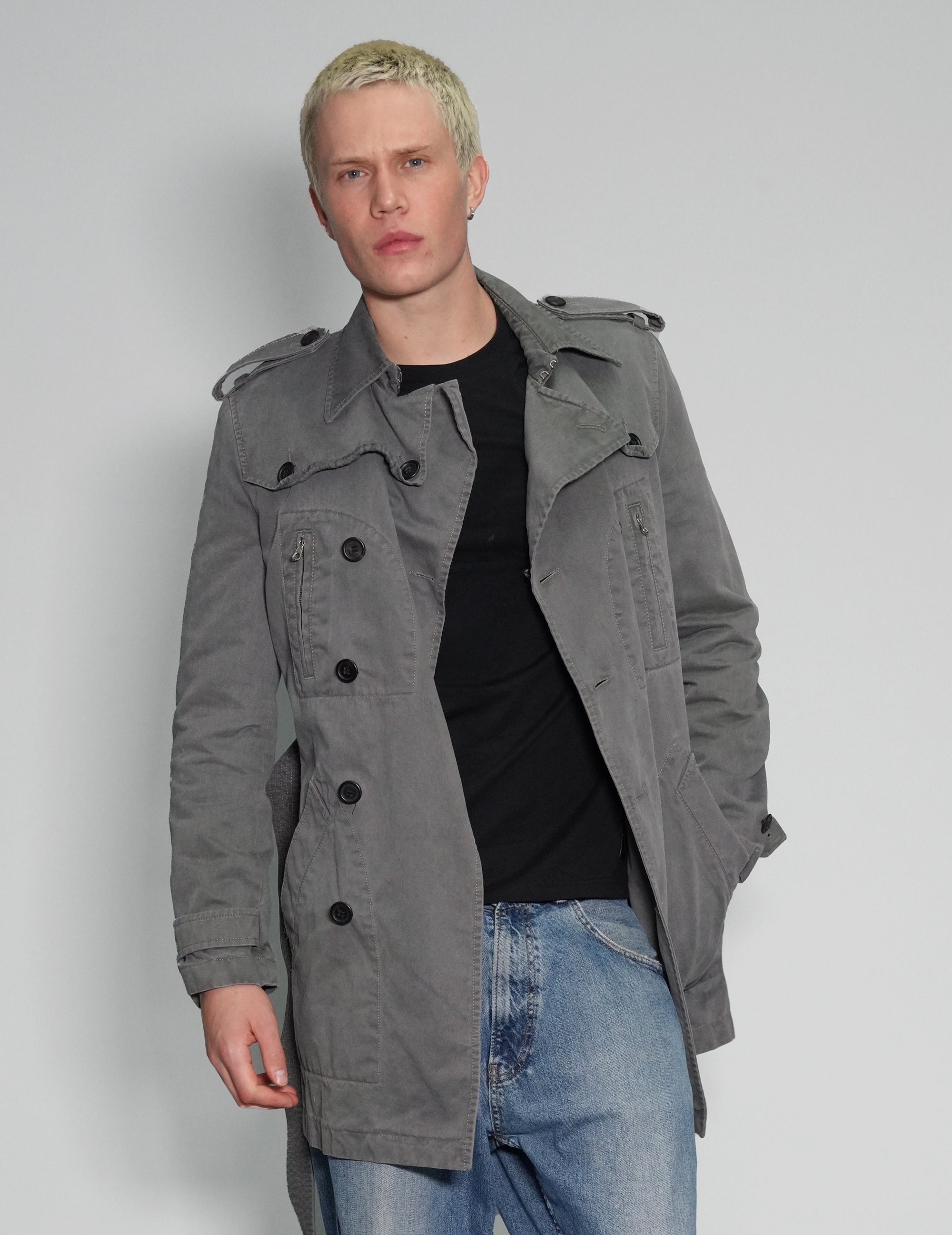 jacket26_04_c0b23f82-f8ce-494d-a9a1-a96a632256ca.jpg
