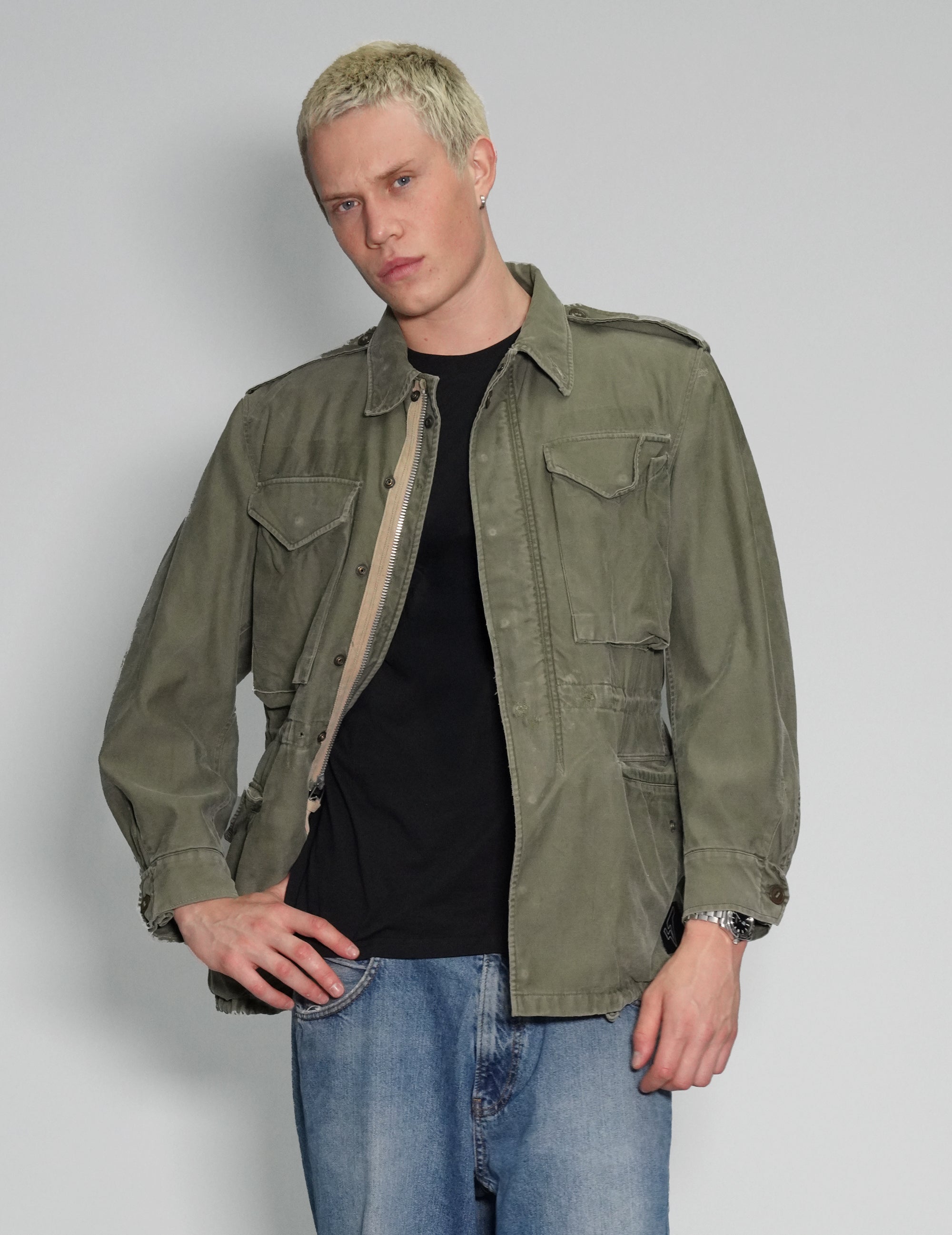jacket28_04_2208c8a7-daa8-409d-8685-de426eca061c.jpg
