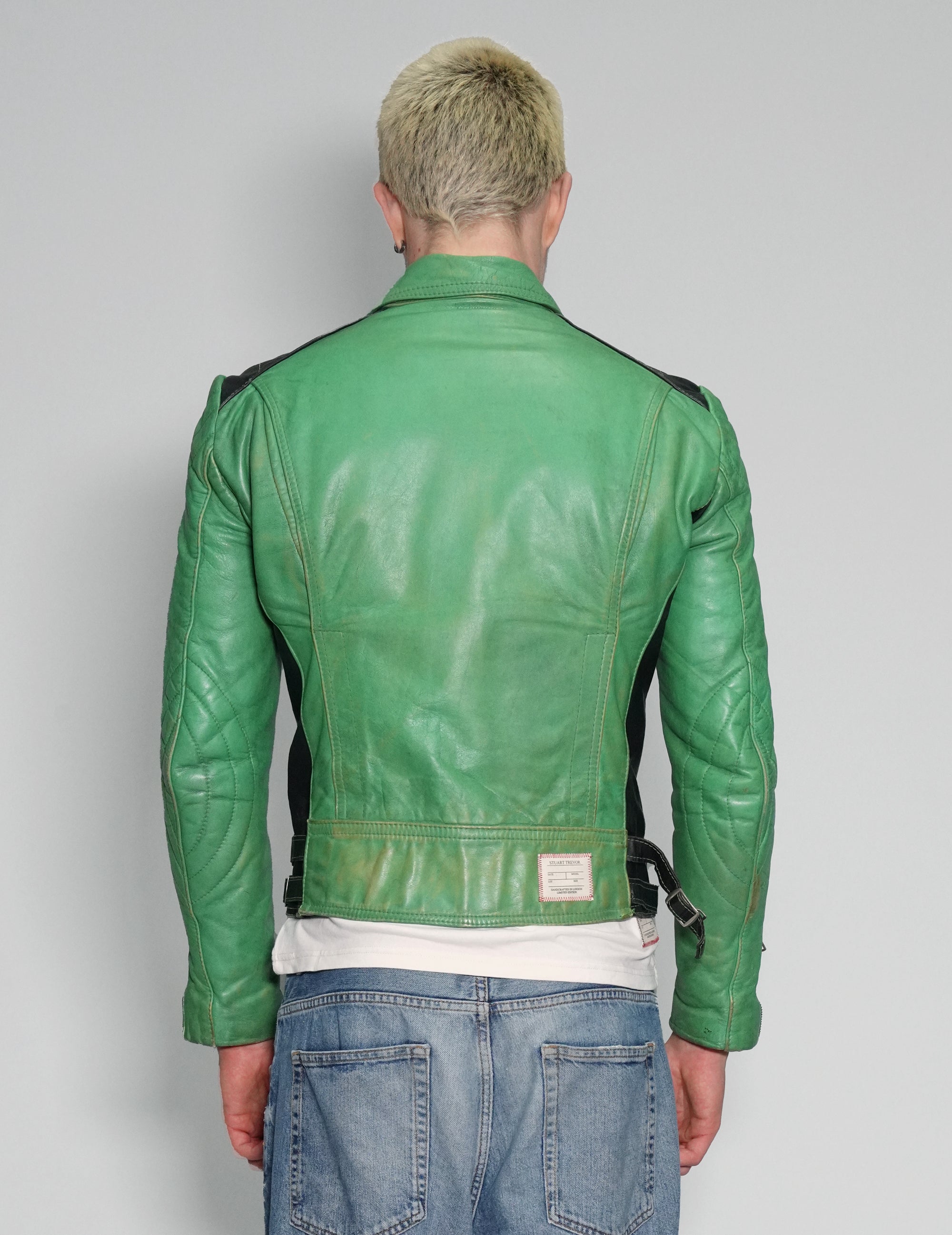 jacket9_03_7d3bb854-a499-46a1-bdda-627f2133c554.jpg